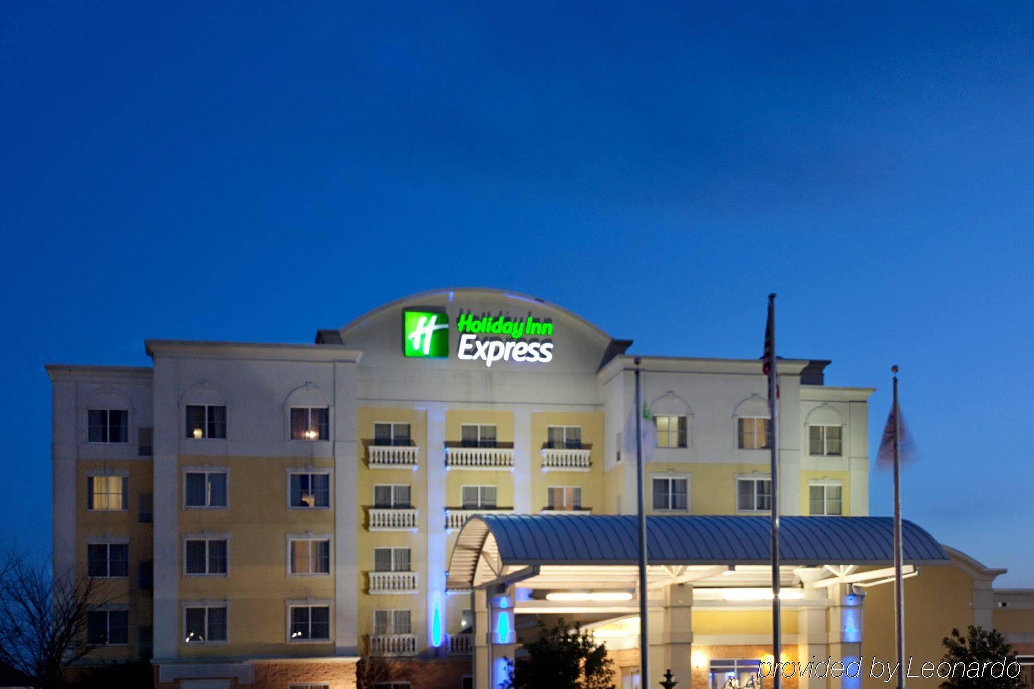 Holiday Inn Express Hotel & Suites Mooresville - Lake Norman By Ihg Exterior photo